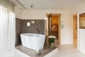 Dreamy chalet with sauna & jacuzzi in secluded eco-village - Image 2