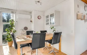 Beautiful Home In Sjællands Odde - Image 4