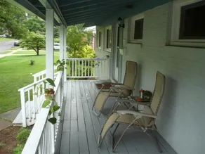 Cheerful, comfortable home in quiet lush area, 15 min from Washington DC - Image 5
