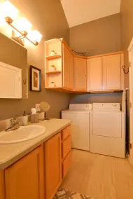 ORT! ZU FUSS IN DIE STADT UND ZUR ALTEN MÜHLE - EIN SCHLAFZIMMER, EIN BLOCK VOM FLUSS ENTFERNT - Image 2