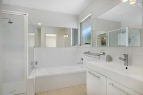 The Rest Retreat Getaway 15 Mins to CBD 3 Bed - Image 3