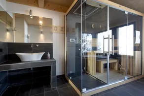 Chalet # 3 with sauna, indoor whirlpool and outdoor whirlpool - Image 4