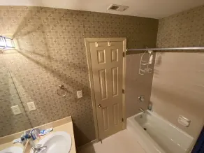 Large comfortable house, close to everything. Single Family Only - Image 5