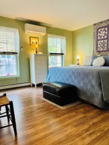 Rocko's Cottage Nestled in the Heart of Downtown Bar Harbor - Image 5