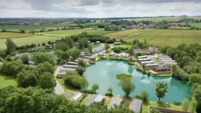 Luxury Lakeside Lodge - Fishing Lake - Pet Friendly - 5 Miles From Flamingo Land - Image 5