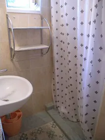Holiday home with terrace - Image 3