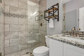 5 BR beach House, heated salt water pool, hot tub, King bed, & walk to the beach - Image 3
