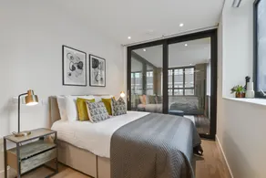 In The Heart of London 2 Bedroom Apartment - Image 4