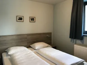 Vidunderligt slappe af og i en lejlighed med udsigt over bakkerne / bjergene. - Image 5
