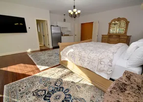 10 Beds Saratoga Luxury Retreat, In-Ground Heated Pool, Gourmet Kitchen, Private Office - Image 3