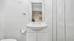 Albina - Image 5
