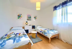 Holiday apartment with terrace and air conditioning - Image 3