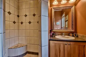 Vacation home with lots of amenities and convenient location to ski runs nearby - Image 4