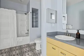 Juniper Presents: Upscale Loft Walkable to Beach, Culture & Cuisine - Image 2