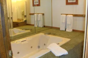 Villa. Casino on Hotel property   Near by , swim park,  patoka lake boating - Image 3
