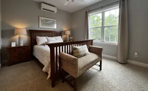 Upscale condo with magnificent marina views - Image 5