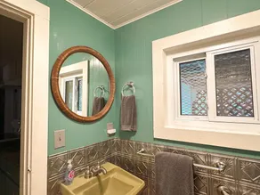 Catch N Relax- River Access, Large Yard, Fiber Wifi, Fire Pit & Late Checkout!  - Image 4