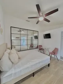 The Traveler” PRV Room in Central Area - Image 3