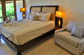 Flamingo Beach Villa - One of Few Renovatd Units- Walk to Beach- Bikes Included - Image 4