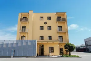 ML Business Hotel - Self-Check-in - Image 3