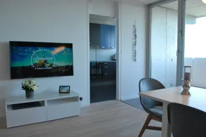 Skyline apartment with pool 2-6 guests with Netflix - Image 4