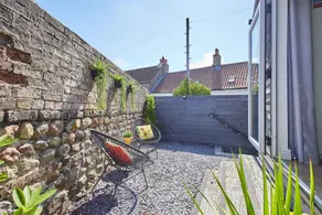 Host & Stay - Sunnyside Studio - Image 5