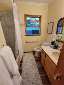 Extremely Chill 3 Bedroom Home - Image 3