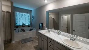 Beautiful spacious house 5 minutes from Tiger Town - Image 2