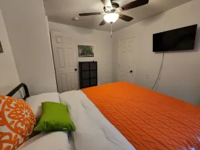 King Bedroom, Outdoor Cabana w/ Bed Swing, Quiet House Minutes to D/T Louisville - Image 4