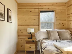 The BL Cottage - Lake Getaway with Panoramic Views, near Cascade Mountain - Image 5