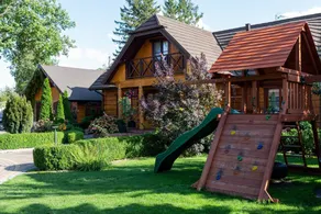 Large, comfortable holiday villa with a garden - Image 3