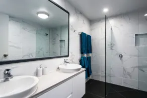 Superb location, wonderful views, delightfully comfortable - Image 2