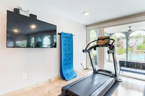 The Westshore by Stylish Stays - Image 4