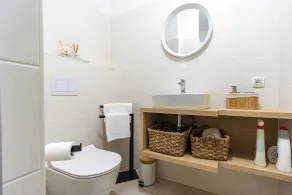 Holiday apartment with sea view - Image 4