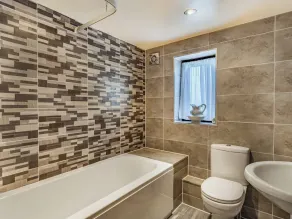 A spacious cottage with a first floor living space boasting far reaching views. - Image 4