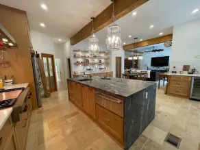 Midtown Luxury Mansion with up to 18 beds 5 bath w pool and sauna - Image 5