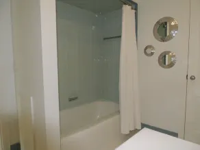 SEPARATE Guest Suite in Stately Home - Minutes to Cedar Point - Image 2