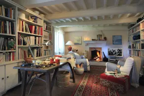Villa på landet blandt oliventræerne i Toscana, Lucca, Versilia, Camaiore, Nocchi - Image 2