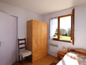 Spacious and quiet with private garden - Parking included, pets allowed - Image 4