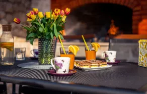 Beautiful Home In Vid - Image 4