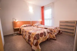 3-star family residence T2 air-conditioned floor with heated swimming pool - Image 2