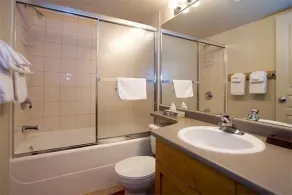 Large balcony, walk out condo at base of Silver Queen Chair - Pet friendly! - Image 4