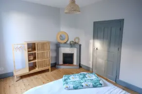 Gîte Meublé \"La Maison d'à Côté\" Avec Piscine sur Terrain de 2500m² - Image 5