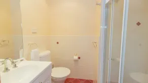 2/11 Rainbow Drive, Pueblo tirolés - Image 4