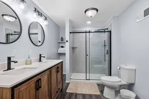 MTM Premier, Hot Tub, 5-Bedroom, 2 King Beds - Image 5