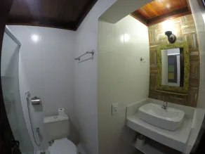 Beautiful rustic house with a 4x3 pool and 7 bedrooms in Arraial - five of which are suites. - Image 5