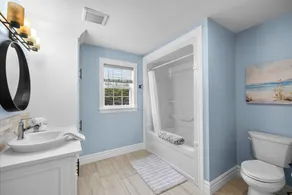 7 Bedroom Home w/Pool & Hot Tub on a Private Large Lot  - Image 4