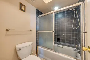 Rymligt radhus med solnedgångar över fågelreservatet - Image 3