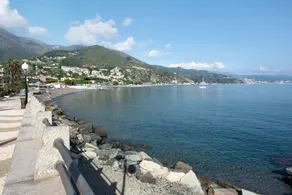 Apartamento 'La Finestra Sul Mare' con vistas al mar y balcón - Image 5