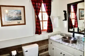 New! Carolina Frost Cabin in Downtown Mocksville - Image 4